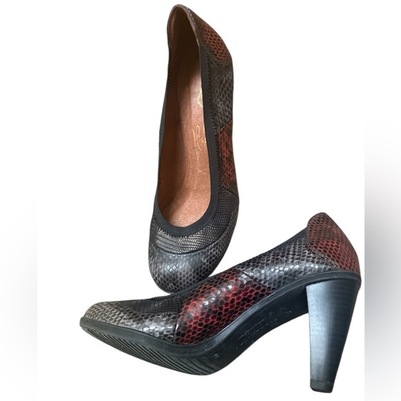 Hispanitas Shoes - Hispanitas size 40 (9.5) worn once Chic Snakeskin Patterned Heels
